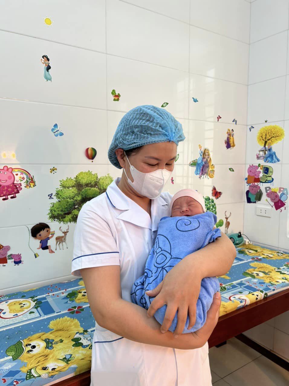 CUỘC ĐỜI ĐẸP BIẾT BAO - VÌ CÓ CON BÊN MẸ