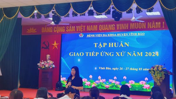 BỆNH VIỆN ĐA KHOA HUYỆN VĨNH BẢO TỔ CHỨC LỚP TẬP HUẤN GIAO TIẾP ỨNG XỬ NĂM 2024